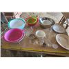 976  lot of assorted bowls, colanders and plates