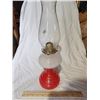 Image 2 : Red and White Beehive pattern coal oil lamp