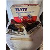 Image 4 : Vintage CCM Flyte Boys skates in original box