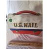 Image 2 : Vintage metal U.S mail lunchbox