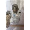 Image 2 : Clear Aladdin Beehive lamp with chimney