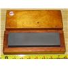 Image 1 : Vintage Sharpening stone in wooden case