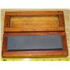 Image 2 : Vintage Sharpening stone in wooden case