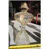 Image 1 : vintage oil lamp - no chimney