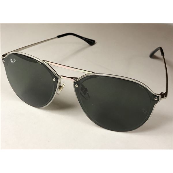 Pair of Ray-Ban sunglasses (Made in Italy)