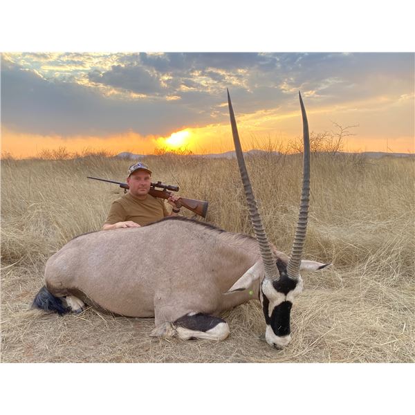 Trophy Oryx hunt for 2 hunters - Kowas Adventure Safaris