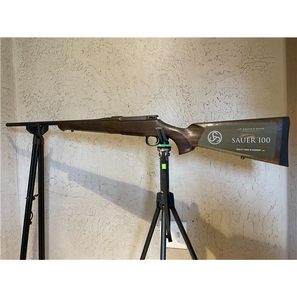 Wood Stock 300 Win Mag Sauer Rifle
