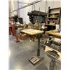 Image 2 : DELTA 17-900 STANDING ELECTRIC DRILL PRESS