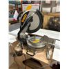 Image 2 : DEWALT DW703 10" ELECTRIC COMPOUND MITER SAW ON MOBILE COLLAPSIBLE TABLE