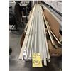 Image 2 : LOT OF APPROXIMATELY 186 PCS OF ALUMINUM 20' LD TRIM