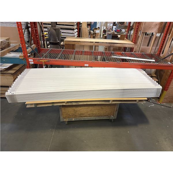 LIFT OF APPROXIMATELY 730 PCS OF 10' WHITE CARDBOARD ANGLE