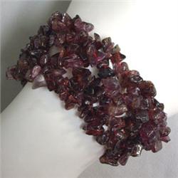 32 MM WIDE - GARNET CHIPS STRECH BRACELET