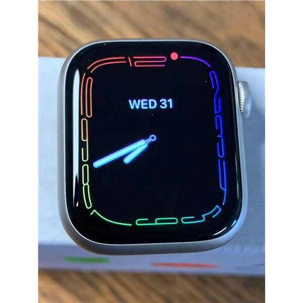 Apple Watch Series 7 , 41mm Stainless Starlight Aluminum GPS - Retailers DEMO DISPLAY - serial VSV74