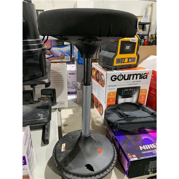 Wobble Chair See pics for Crack