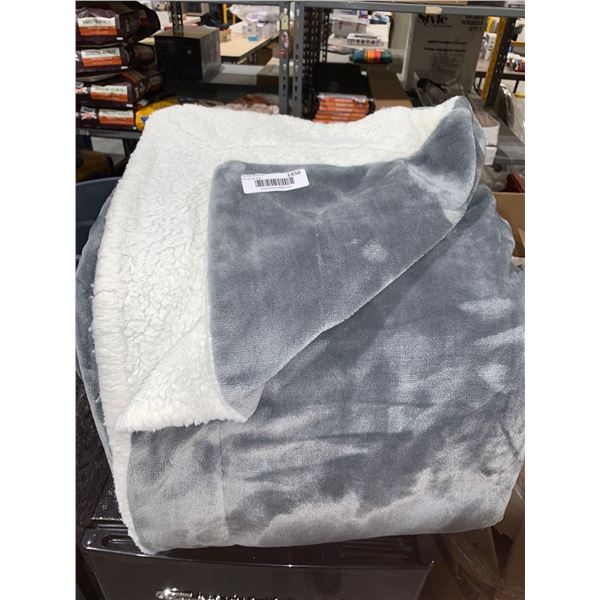 Reversible Throw gray blanket
