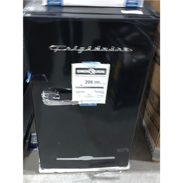 NEW OUT OF BOX  Frigidaire Retro Bar Size fridge 3.2cu ft