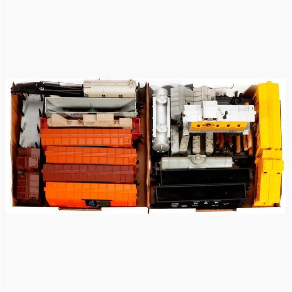 (20) Lionel Postwar Freight Cars