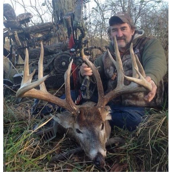 Kentucky Whitetail Archery Hunt for Two Hunters, 8 Deer Included