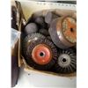 Image 3 : 2 TRAYS OF GRINDING / CUTTING BITS, DISCS