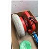 Image 3 : ELECTRIC POLISHER, POLISH, WAX AND SPEAKER BOX