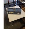 Image 1 : METAL TOOLBOX WITH CONTENTS