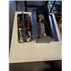 Image 2 : METAL TOOLBOX WITH CONTENTS