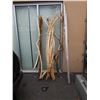 Image 1 : LOT OF DRIFTWOOD BRANCHES AND METAL TRIM