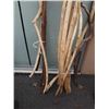 Image 2 : LOT OF DRIFTWOOD BRANCHES AND METAL TRIM