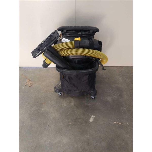 DEWALT STAINLESS 10 GALLON STAINLESS SHOP VAC WITH ACCESSORIES TESTED AND WORKING