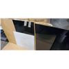 Image 2 : 2 PLEXI SHEETS AND TIN SHEET