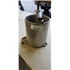 Image 2 : METAL FRUIT PRESS