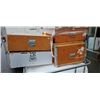 Image 1 : 3 CRATES OF TRACK LIGHTS AND WOOD CRATE