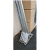 Image 2 : 6 T SUPPORTS 86" LONG