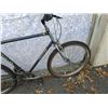 Image 3 : BLACK RALEIGH BIKE