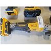 Image 8 : DEWALT 20VMAX CORDLESS TOOL SET, INCLUDES BRUSHLESS XR 4-1/2 INCH GRINDER, BRUSHLESS XR IMPACT DRIVE