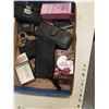 Image 2 : TRAY OF WALLETS AND PERFUME