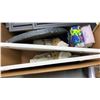Image 8 : 2 BOXES OF ESTATE GOODS, SHELLS, DECORATIONS,A RT