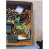 Image 4 : TRAY OF JEWELRY