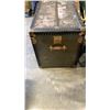 Image 2 : LARGE SHIPPING TRUNK