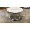 Image 3 : 3 PIECE ROUND METAL COFFEE TABLE SET - METAL WITH STONE LOOK TOP