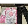 Image 2 : LOT OF WORKOUT PANTS - 4 SIZE MEDIUM, ONE SIZE SMALL AND NHL TORONTO MAPLE LEAFS PINK JERSEY SIZE LA