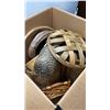 Image 2 : BOX OF WICKER BASKETS