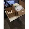 Image 1 : 2 BOXES OF TOWELS, LINENS AND CANDLES