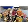 Image 8 : 3 CAPODIMONTE FLOWER BOUQUETS