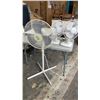 Image 1 : 2 TABLE FANS AND FLOOR FAN