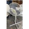 Image 2 : 2 TABLE FANS AND FLOOR FAN