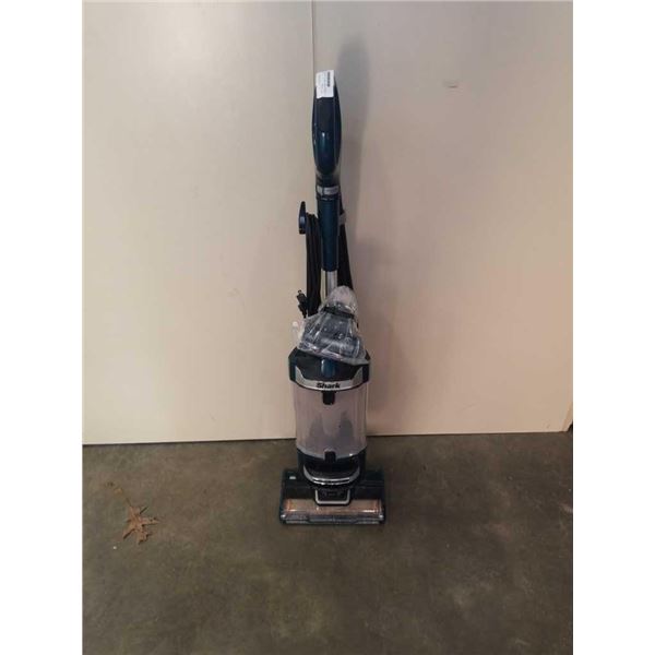 SHARK LIFTAWAY UPRIGHT VACUUM TESTED AND WORKING RETAIL $323