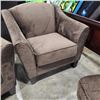 Image 3 : BRAND NEW BROWN FABRIC ARM CHAIR AND OTTOMAN - RETAIL $899