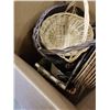 Image 4 : BOX OF WICKER BASKETS