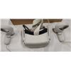 Image 2 : META QUEST 2 128GB LIGHT GREY - HEADSET WORKING, RIGHT CONTROLLER INDEX FINGER BUTTON DOES NOT RESPO